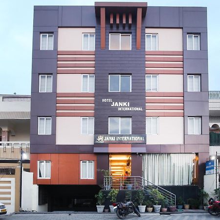 Hotel Janki International 3 Km From Kashi Vishwanath Temple Free Pickup From Railway Station Varanasi Luaran gambar