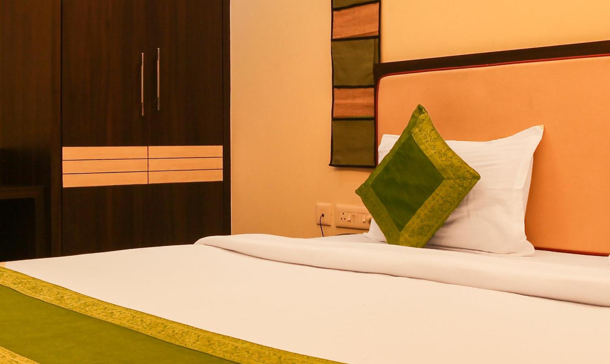 Hotel Janki International 3 Km From Kashi Vishwanath Temple Free Pickup From Railway Station Varanasi Luaran gambar