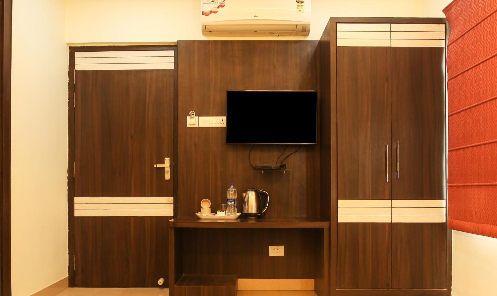 Hotel Janki International 3 Km From Kashi Vishwanath Temple Free Pickup From Railway Station Varanasi Luaran gambar