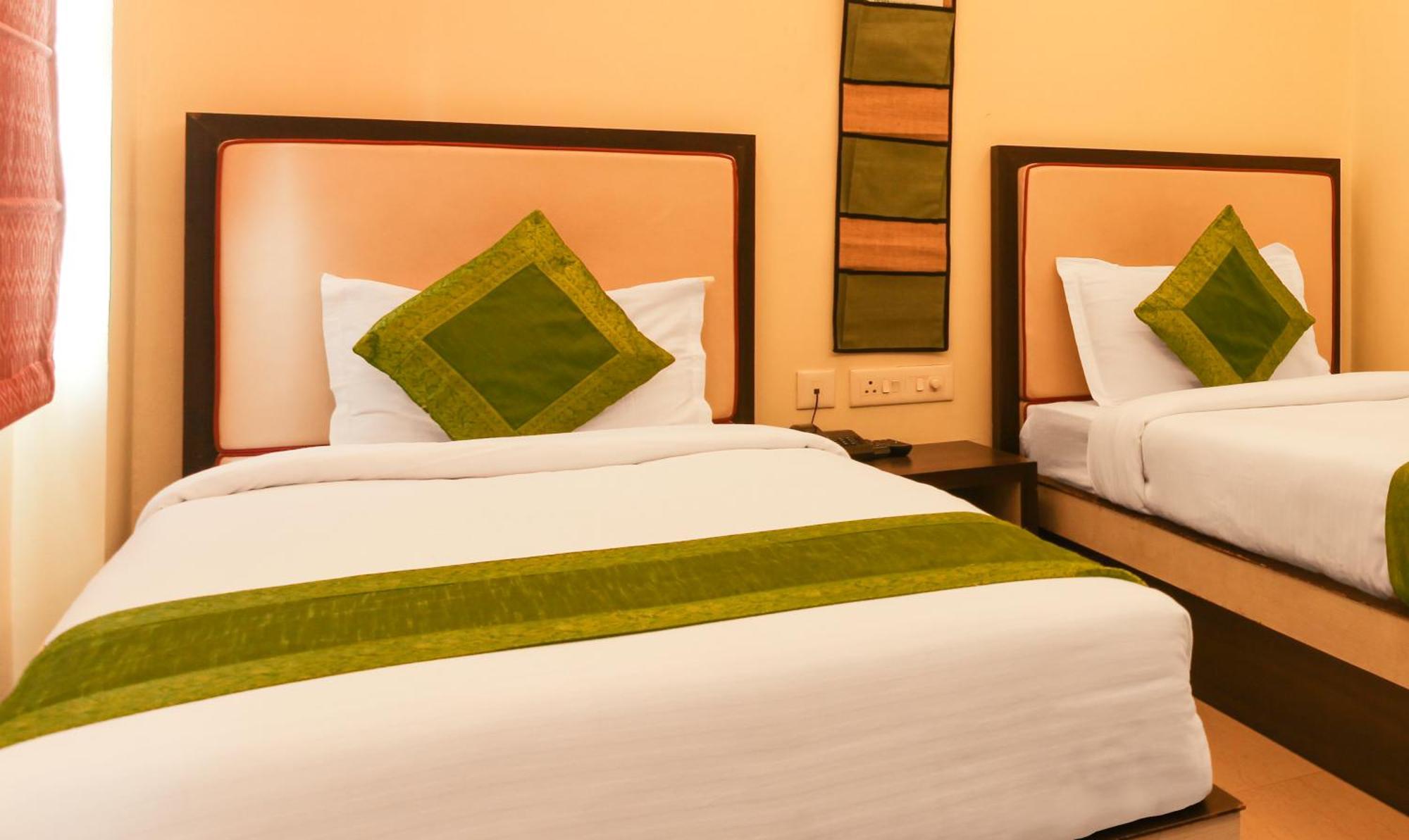 Hotel Janki International 3 Km From Kashi Vishwanath Temple Free Pickup From Railway Station Varanasi Luaran gambar