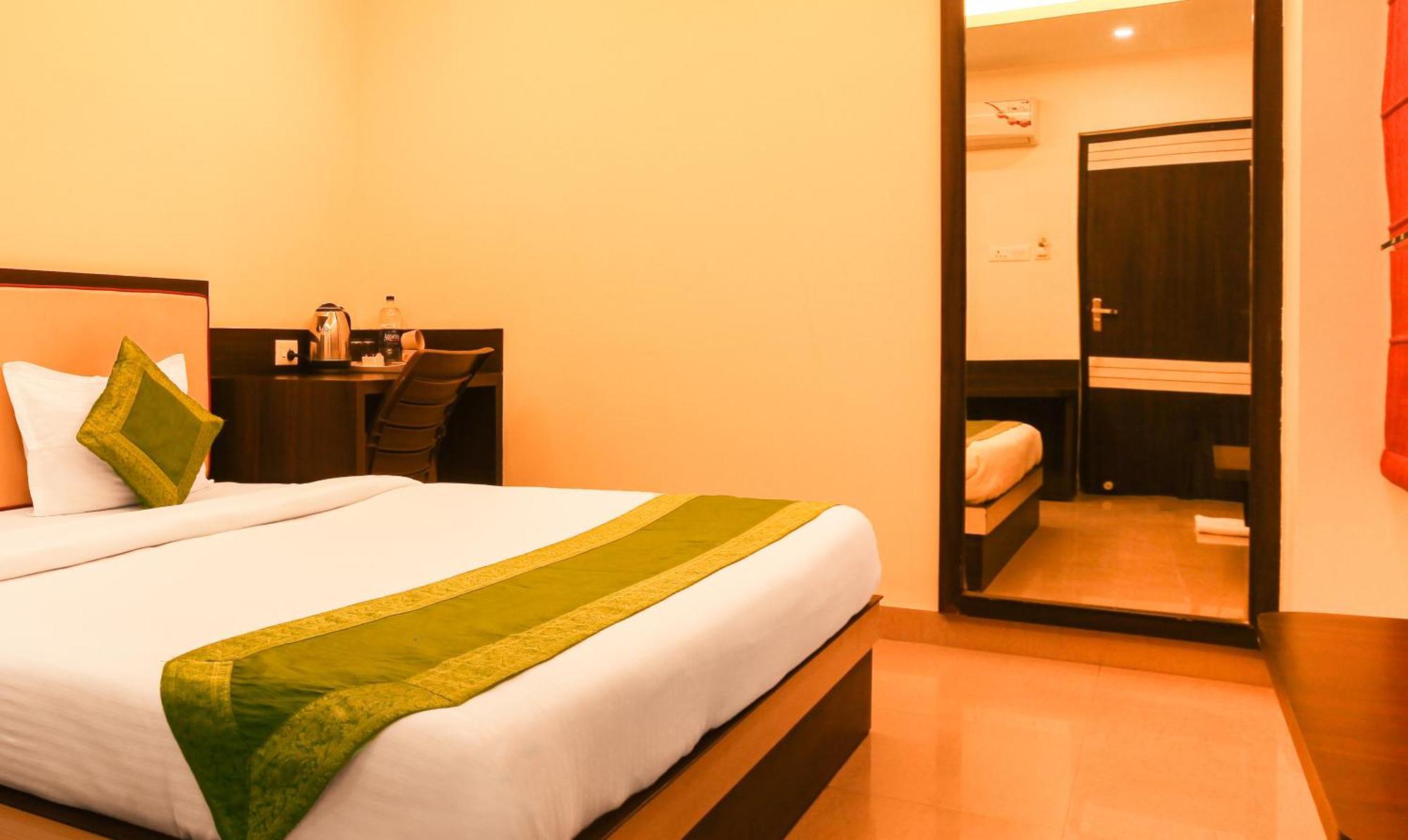Hotel Janki International 3 Km From Kashi Vishwanath Temple Free Pickup From Railway Station Varanasi Luaran gambar