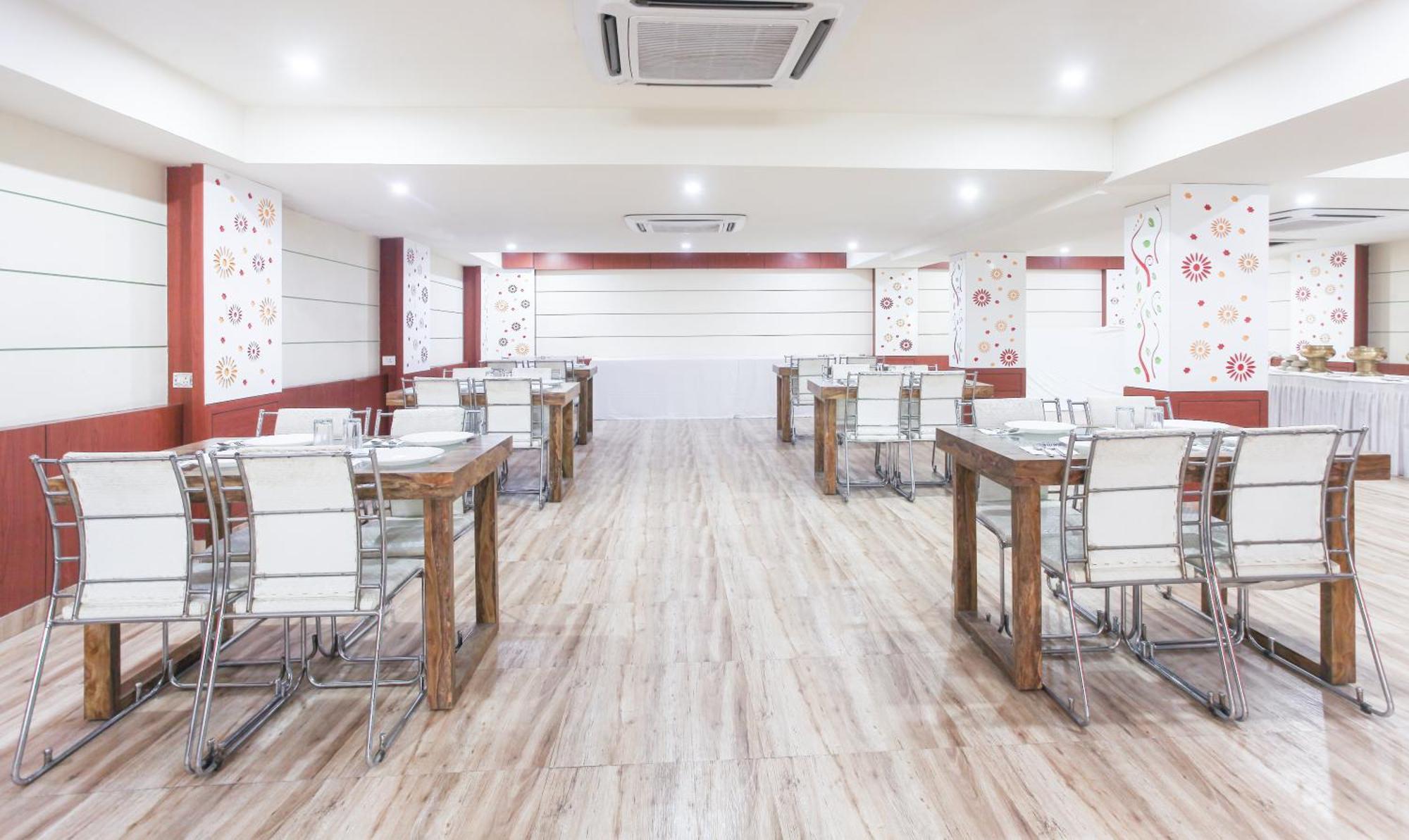 Hotel Janki International 3 Km From Kashi Vishwanath Temple Free Pickup From Railway Station Varanasi Luaran gambar