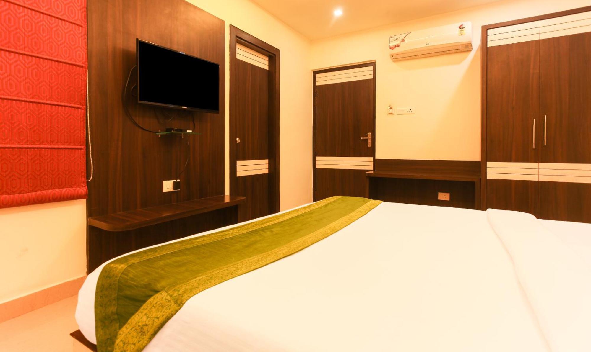 Hotel Janki International 3 Km From Kashi Vishwanath Temple Free Pickup From Railway Station Varanasi Luaran gambar