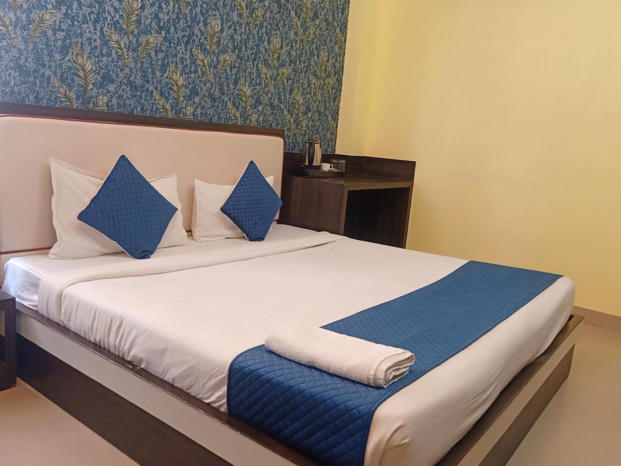 Hotel Janki International 3 Km From Kashi Vishwanath Temple Free Pickup From Railway Station Varanasi Luaran gambar