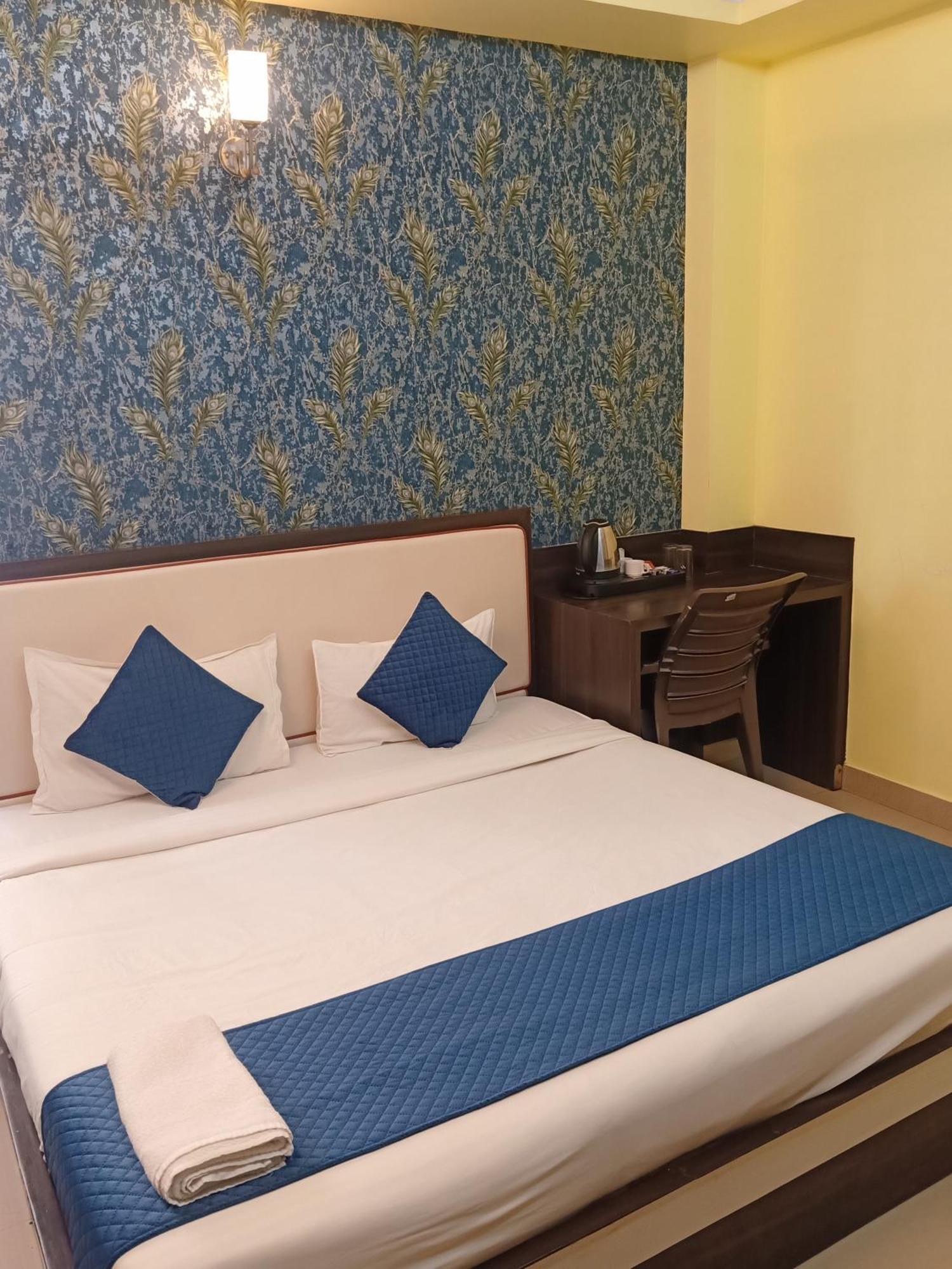 Hotel Janki International 3 Km From Kashi Vishwanath Temple Free Pickup From Railway Station Varanasi Luaran gambar