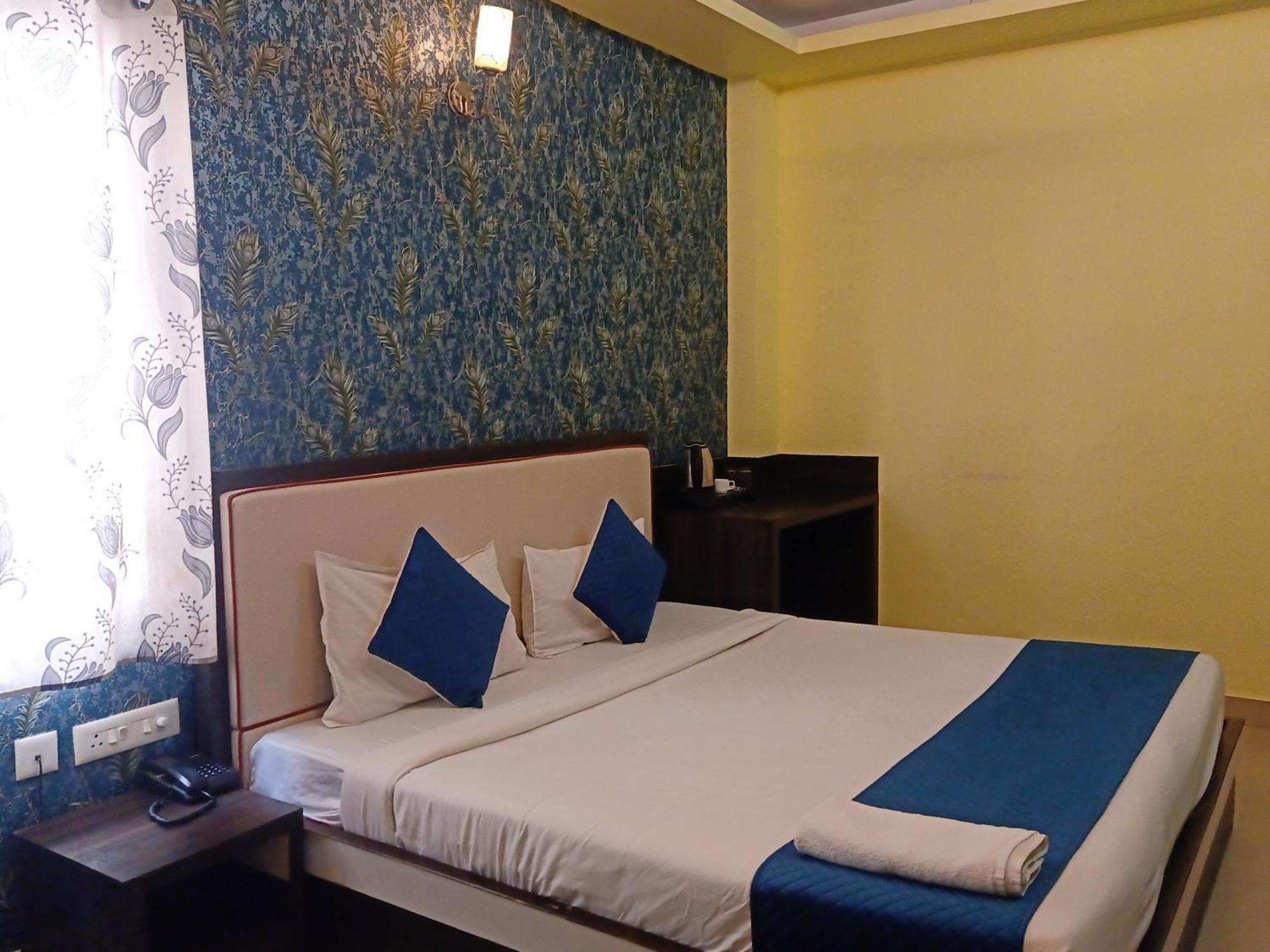 Hotel Janki International 3 Km From Kashi Vishwanath Temple Free Pickup From Railway Station Varanasi Luaran gambar